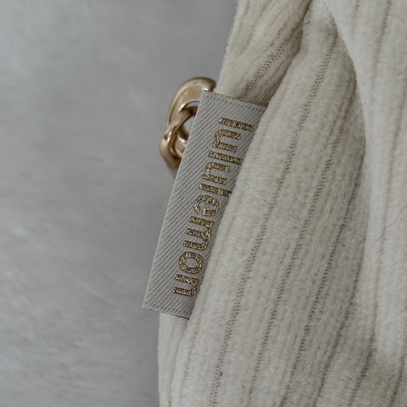 NWT Lululemon Everywhere Belt Bag Corduroy, Bone/Gold, 1L - Picture 8 of 13